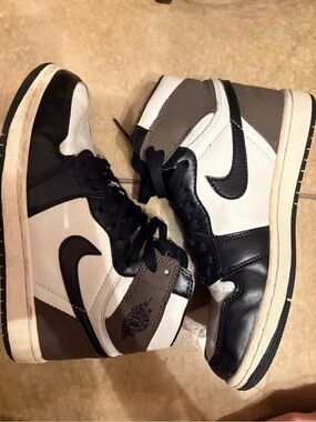 Mocha Air Jordan 1
